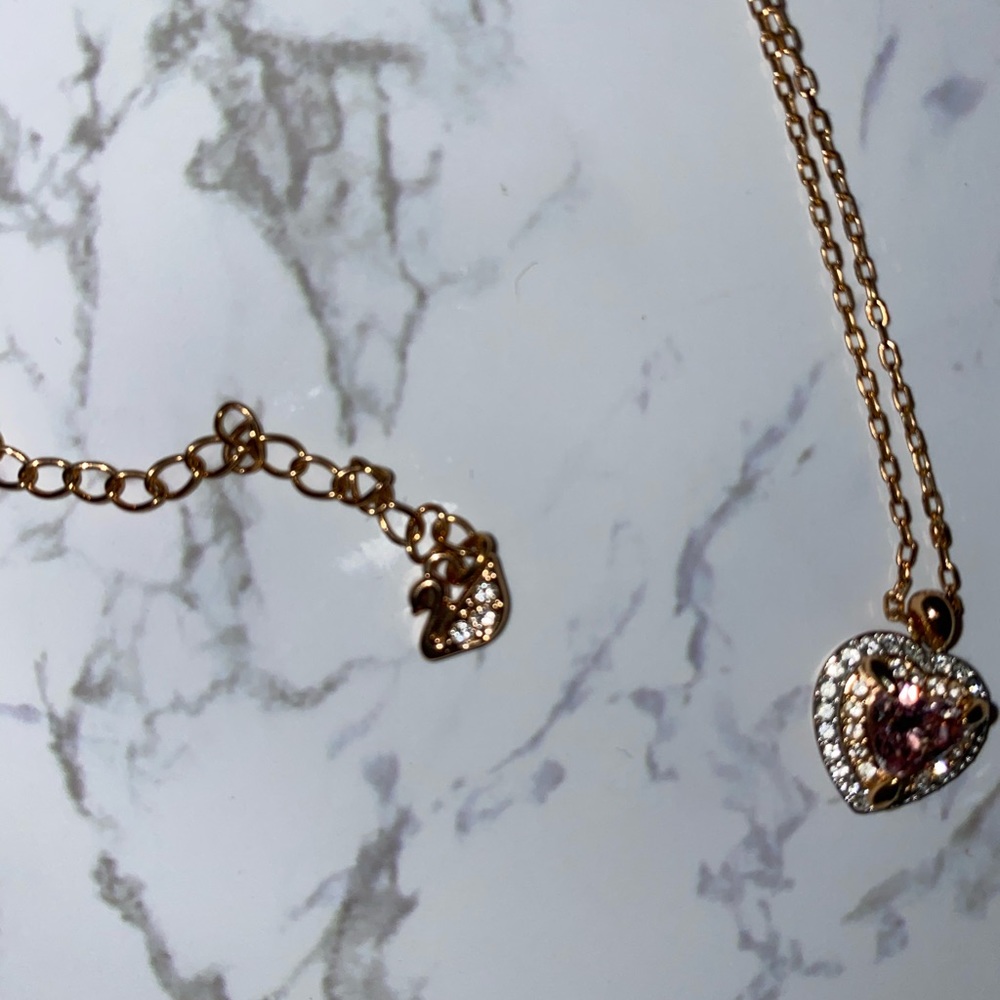 Swarovski rose gold necklace!! Great condition